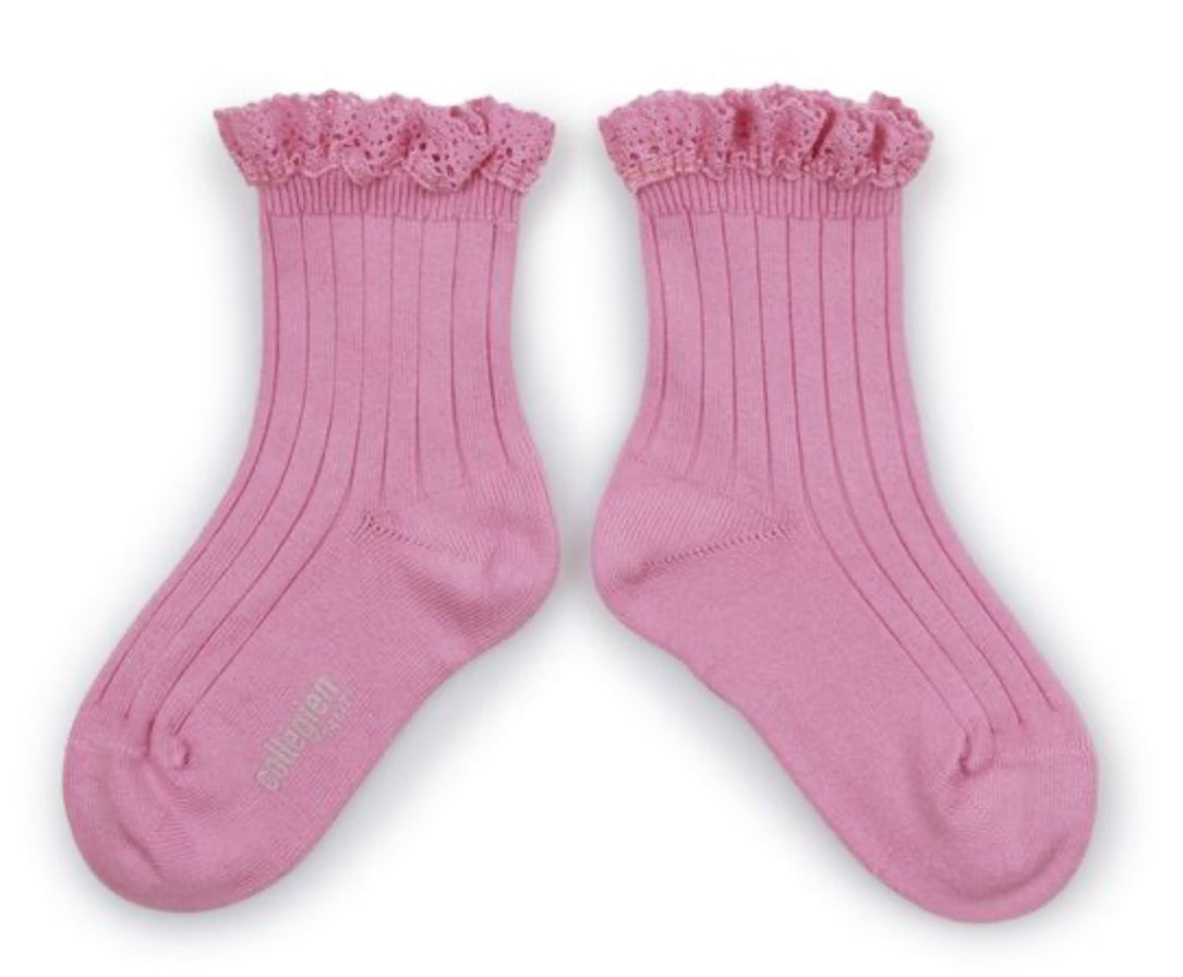 Lili - Lace Trimmed Ribbed Ankle Socks