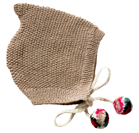 Alpaca Bonnet: Oatmeal with Speck Pom